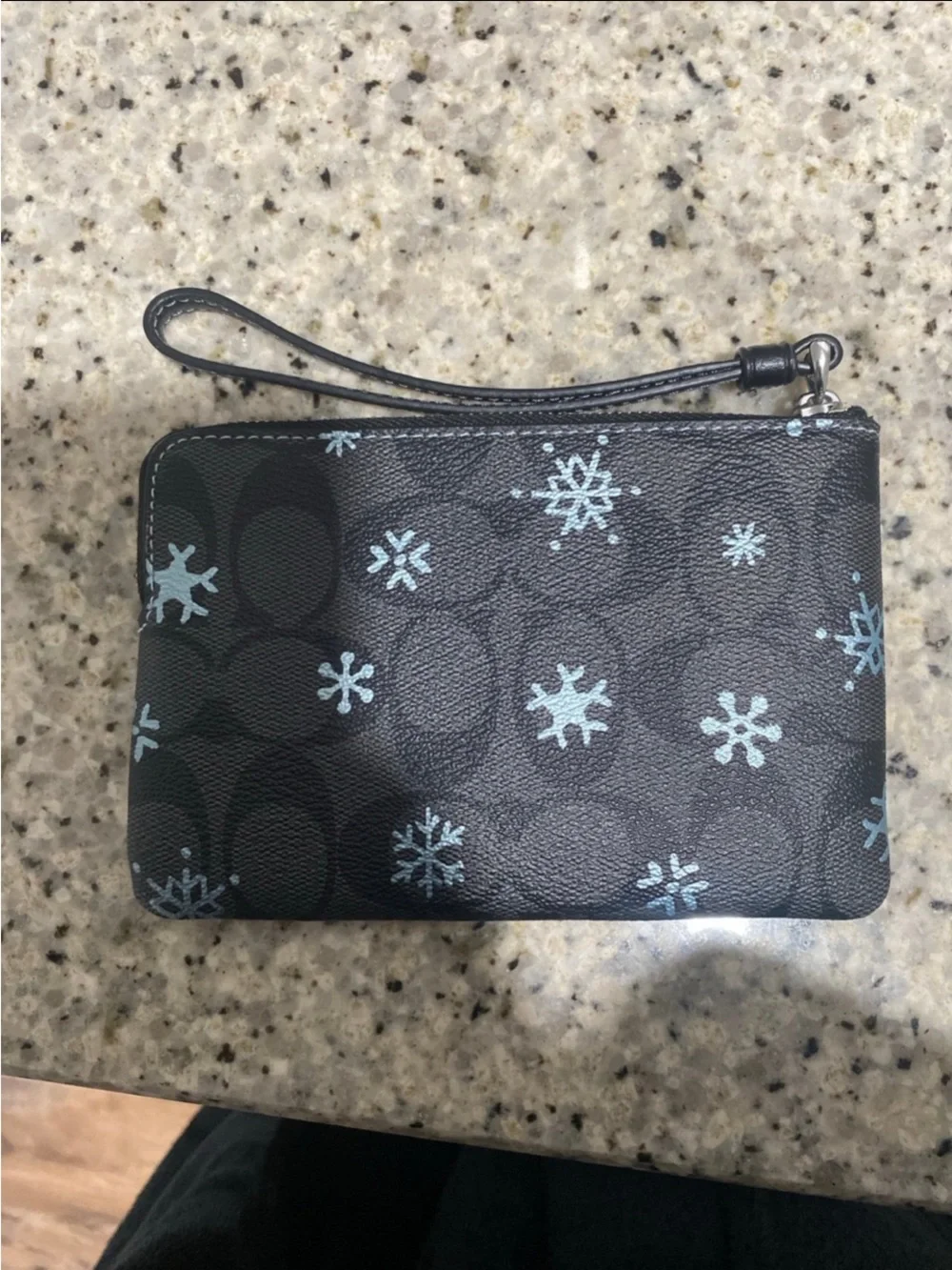 Coach CF286 Signature Canvas with Snowflake Print Corner Zip Wristlet NWT rtl$93